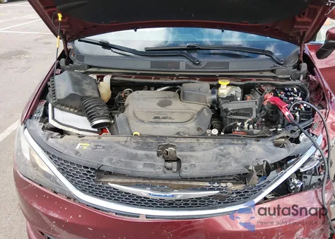 2020 Chrysler Voyager Lxi из США, поврежденный, VIN 2C4RC1DGXLR144712